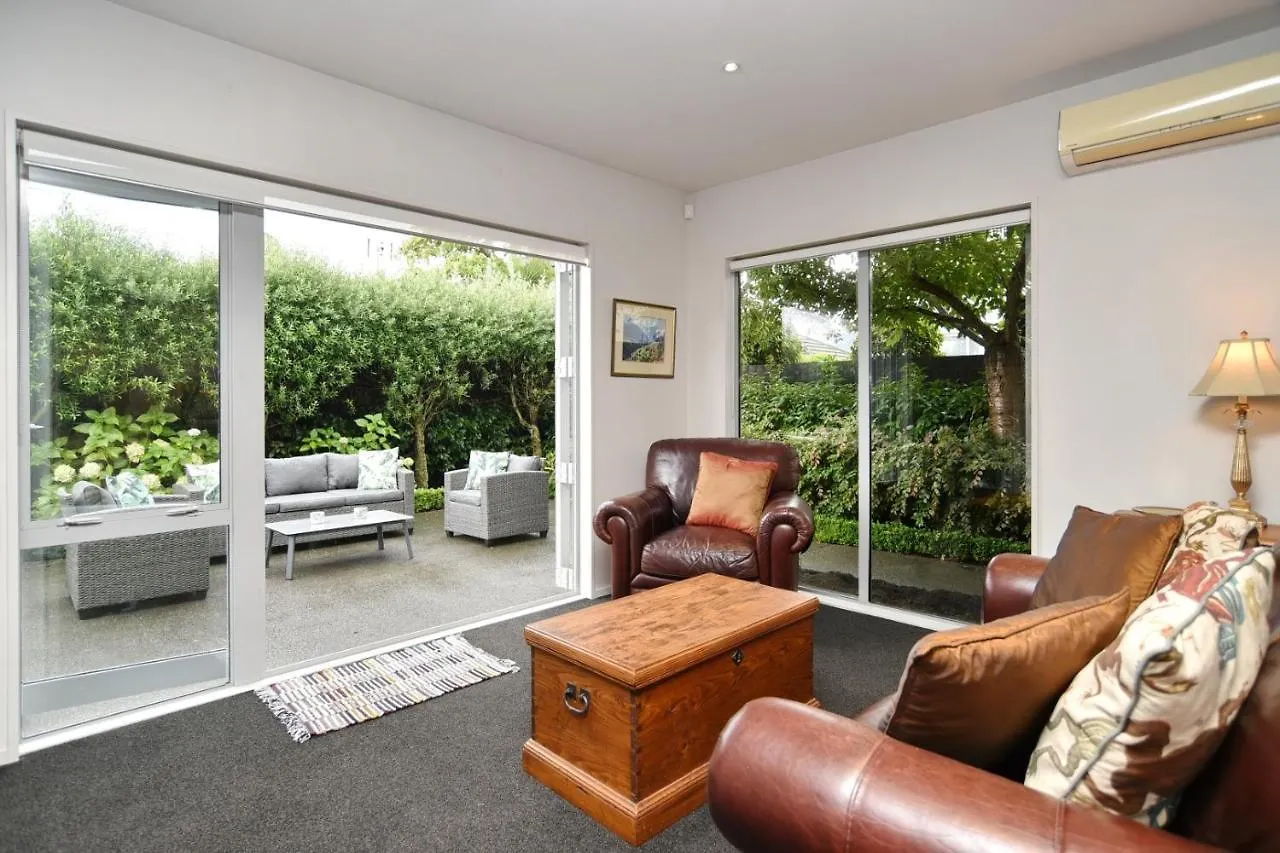 Jeffreys Road - Christchurch Holiday Homes