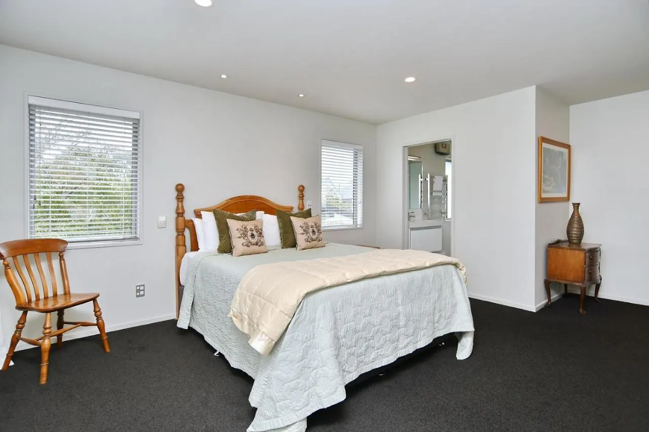 Jeffreys Road - Christchurch Holiday Homes 0*,