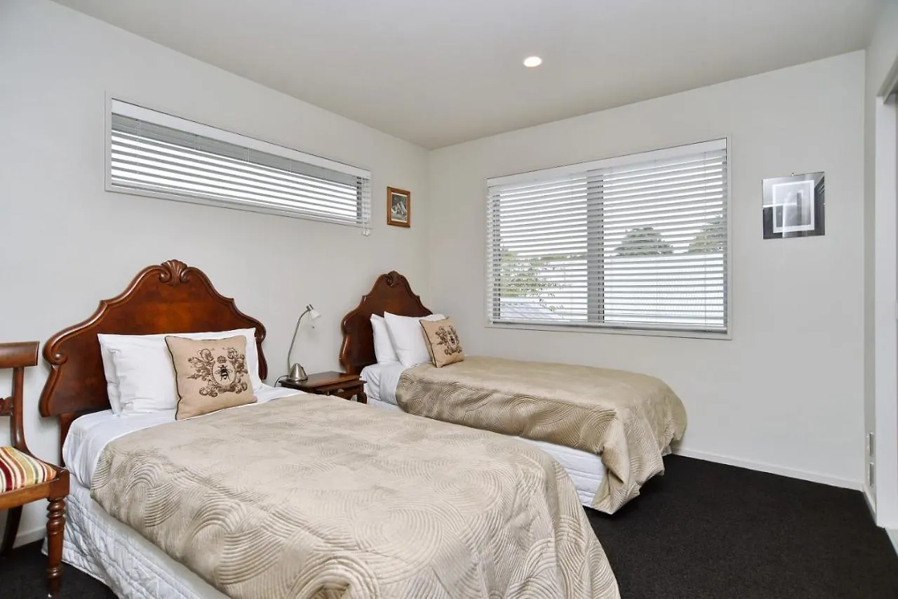 Jeffreys Road - Christchurch Holiday Homes