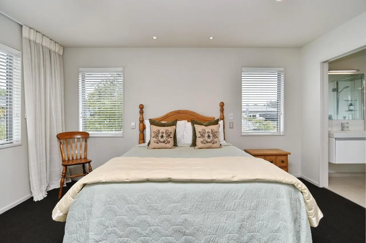 Jeffreys Road - Christchurch Holiday Homes