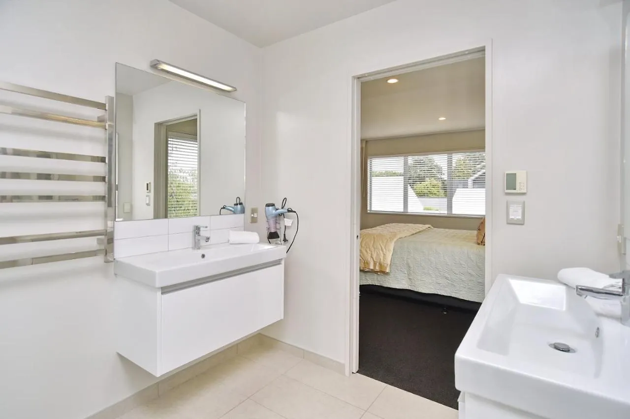 Jeffreys Road - Christchurch Holiday Homes