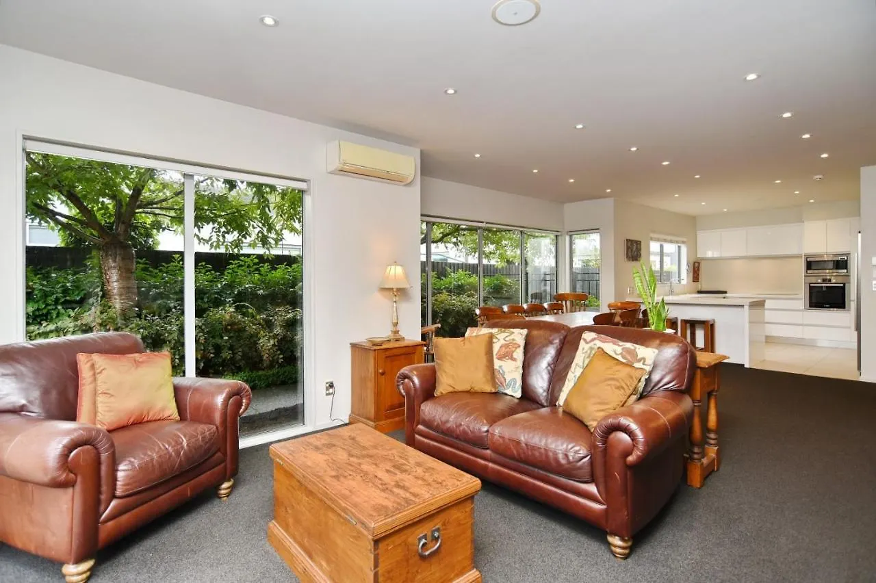 Jeffreys Road - Christchurch Holiday Homes