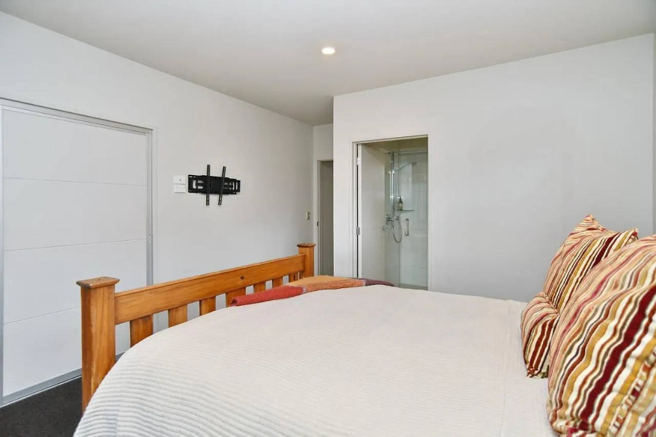 Jeffreys Road - Christchurch Holiday Homes