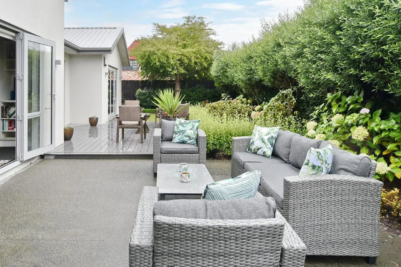 Jeffreys Road - Christchurch Holiday Homes