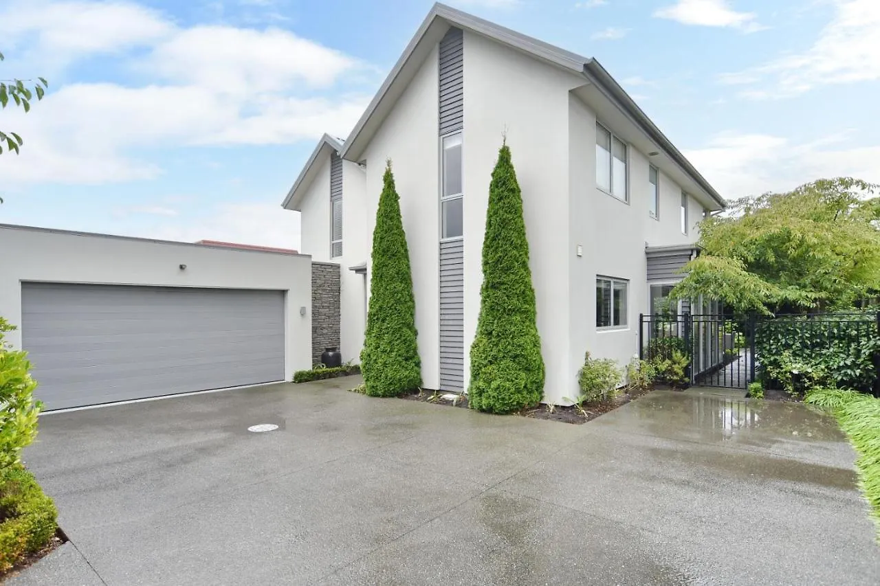 Jeffreys Road - Christchurch Holiday Homes